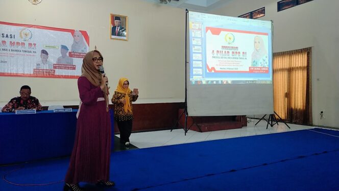 
Senator Evi Zainal Abidin : Kearifan Lokal Jadi Sumber Daya Kesatuan dan Persatuan Bangsa
