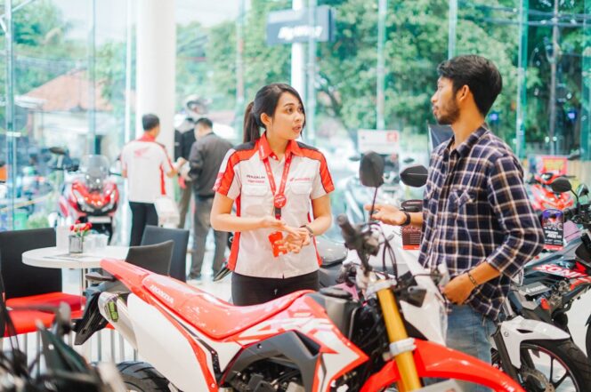 
Mau Helm Ekslusif ? Yuk, Beli Motor Honda CRF150L