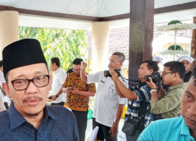 
Bikin Gaduh Soal Corona, Hasan Aminuddin Desak Gubernur Khofifah Copot Ketua PMI Jatim