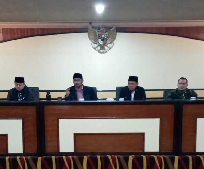 
Imbas Corona, Plt Walikota Pasuruan: Siswa Tidak Ada Libur Sekolah, Tapi Belajar di Rumah!
