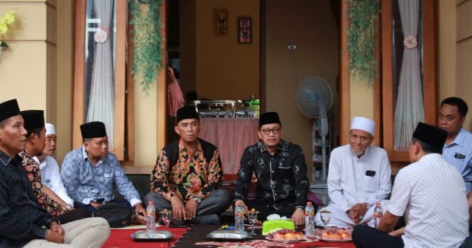 
Reses Hasan Aminuddin di Gading Disambut Antusias Masyarakat