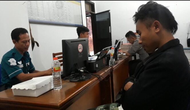 
Begini Pengakuan Sopir Innova yang Tabrak Tenda Buruh Mogok Kerja di Pasuruan