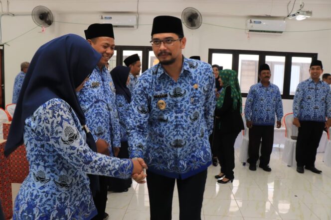 
Ini Pesan Plt Walikota Pasuruan untuk12 Pengurus Sekretariat PPK yang Baru Dilantik