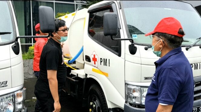 
Basmi Corona, PMI Opersionalkan Mobil dan Motor Penyemprot Disinfektan