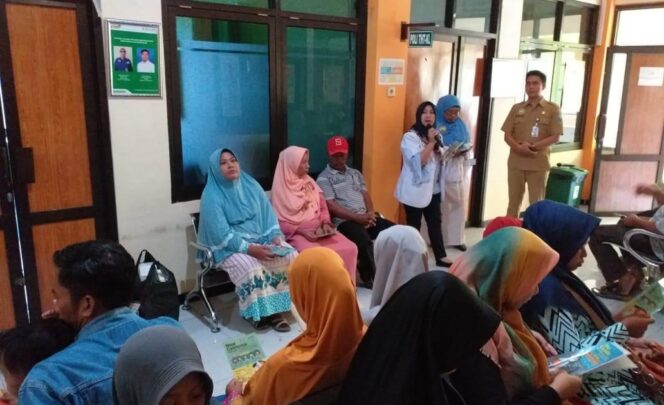 
Cegah Corona, Rumah Sakit di Tongas Sosialisasikan Etika Batuk dan Cuci Tangan yang Benar