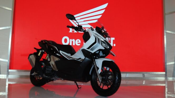 
Honda ADV150 Raih Rookie of The Year