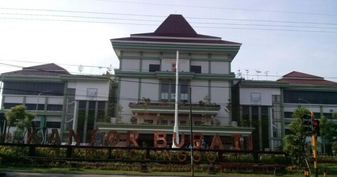 
Pemkab Probolinggo Segera Terapkan Kawasan Tertib Physical Distancing