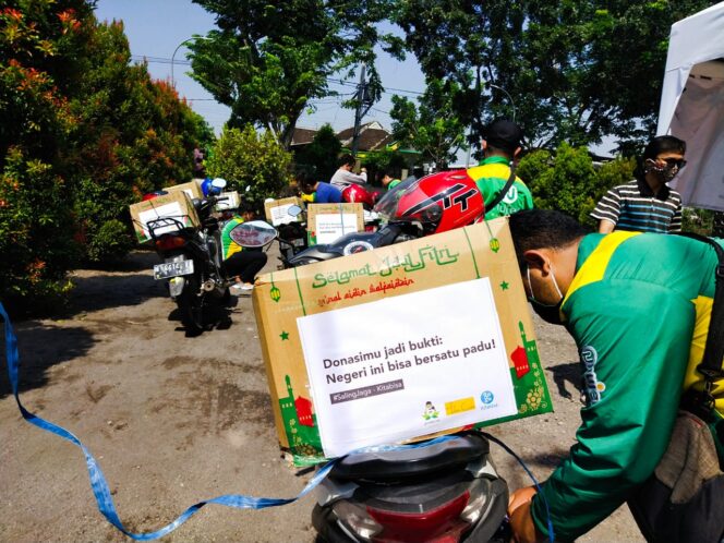 
Gusdurian Pasuruan Gandeng Nujek untuk Distribusikan Ratusan Paket Sembako ke Masyarakat Terdampak Covid-19