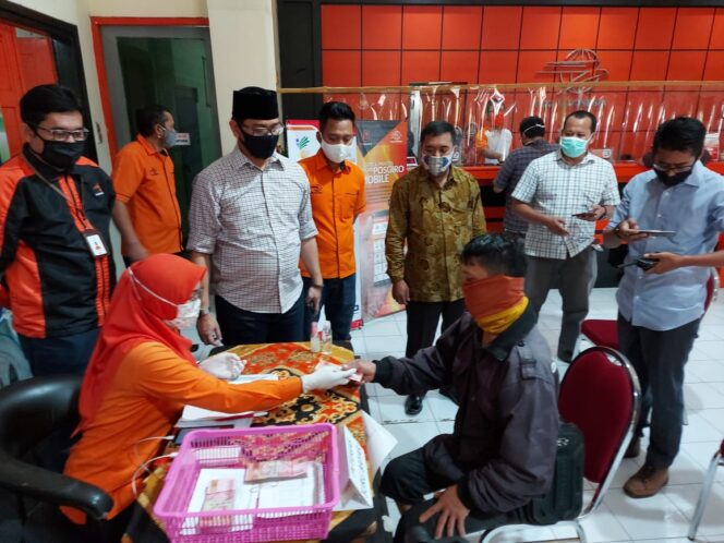 
Sukseskan Bansos Tunai 2021, Pos Indonesia Siapkan 21 Ribu Pegawai