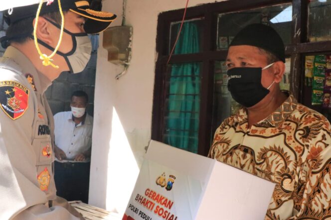 
Peduli Covid-19, Polres Pasuruan Gelar Baksos Secara Serentak di Wilayah Hukumnya