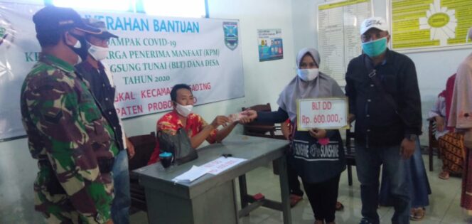 
Sempat Terlambat, BLT DD Tahap 1 di Desa Wangkal Mulai Disalurkan