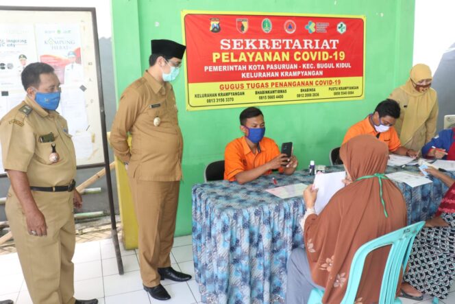 
Plt Walikota Pasuruan Tinjau Langsung Penyaluran BST