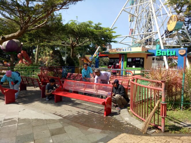 
DLH Belum Bisa Pastikan Kapan Alun-alun Batu Dibuka