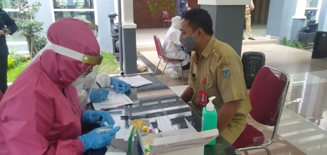 
Rapid Test Massal, Satu ASN Pemkot Batu Reaktif