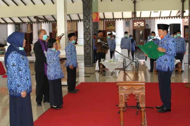 
Ratusan Pejabat di Lingkungan Dispendik dan Dinkes Kabupaten Pasuruan Dilantik