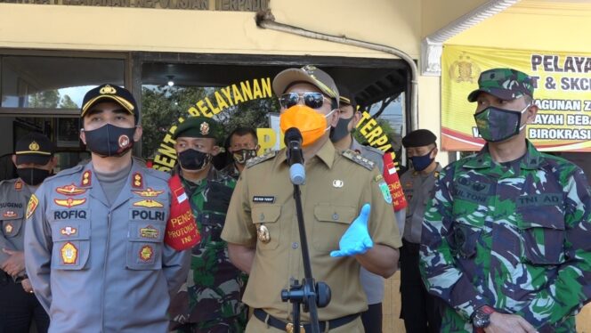 
Pemkab Pasuruan Akan Tindak Tegas Perusahaan yang Tidak Terapkan Protokol Kesehatan Secara Ketat