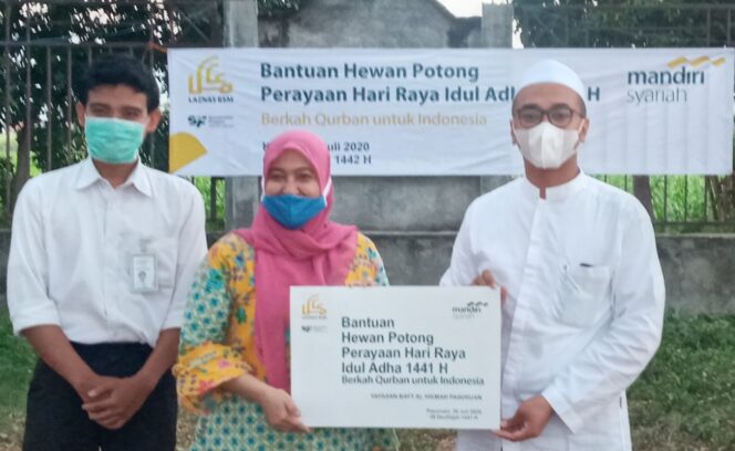 
Mandiri Syariah Pasuruan Bersama Laznas BSM Salurkan Hewan Kurban ke Pesantren Bayt Al-Hikmah