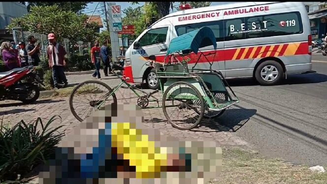 
Seorang Tukang Becak di Pasuruan Ditemukan Tergeletak Tak Bernyawa di Jalan