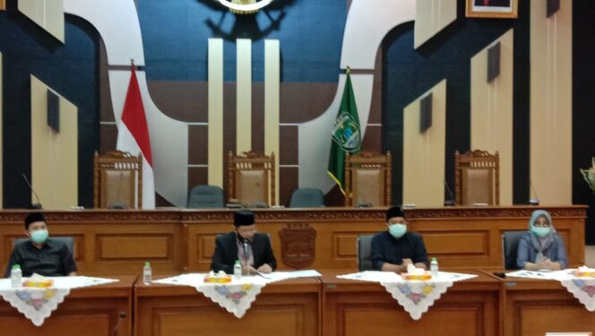 
Polemik Pengadaan Proyek 2,5 Juta Masker, Delapan Anggota DPRD Dinyatakan Tidak Terlibat