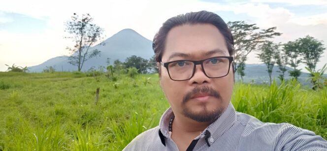 
Pengamat Sosial Sebut New Normal Dapat Selamatkan Perekonomian Indonesia