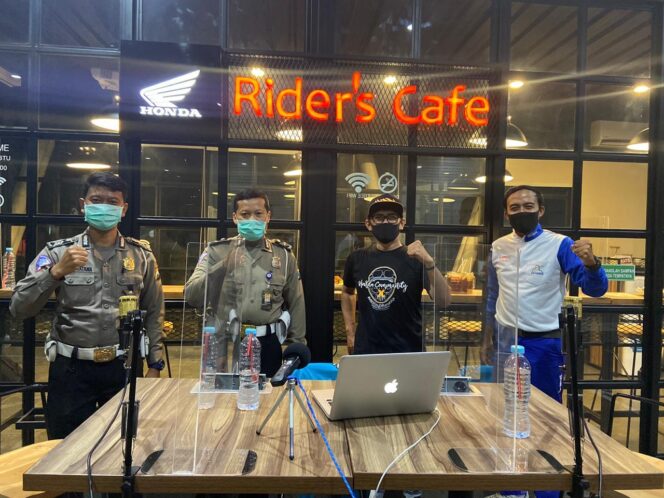 
Tips Waspada Berkendara di Jalan Raya di Tengah Musim Bersepeda