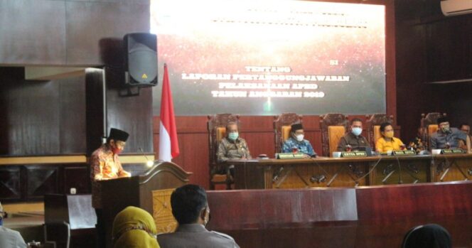 
Pandangan Umum Fraksi DPRD Kabupaten Probolinggo Terhadap Raperda LPj Pelaksanaan APBD 2019