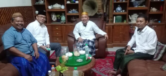 
Dua Tokoh Lakukan Pertemuan Tengah Malam, Akankah Merubah Gus Ipul Jadi Gus Misbah?
