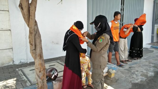 
Tegakkan Disiplin Protokol Kesehatan, Pemkot Jaring 71 Pelanggar Saat Operasi Masker