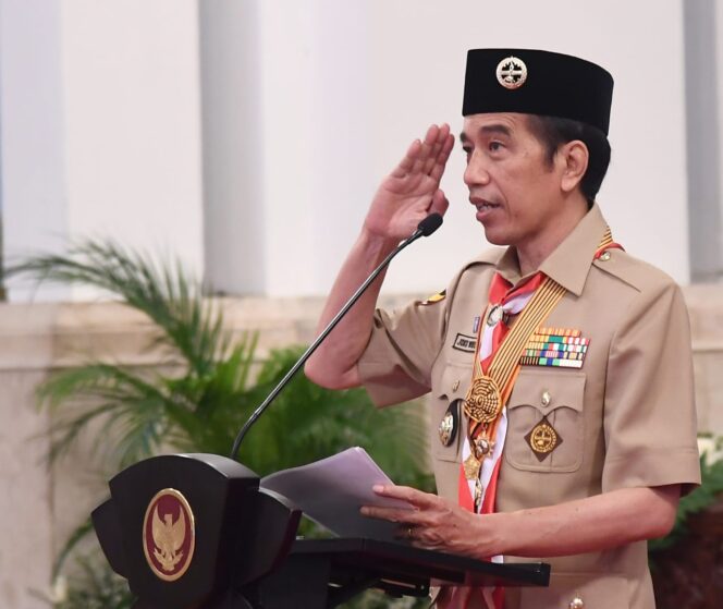 
Presiden Jokowi Puji Pramuka dalam Menanggulangi Covid