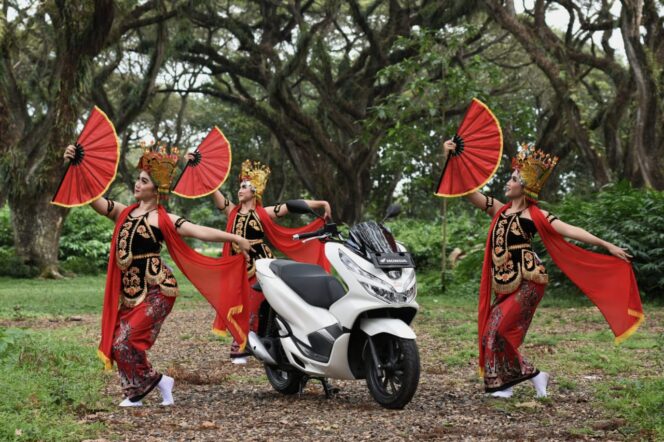 
Explore Keanekaragaman Budaya dan Pariwisata Banyuwangi, MPM Honda Jatim Adakan PCX Photo Contest