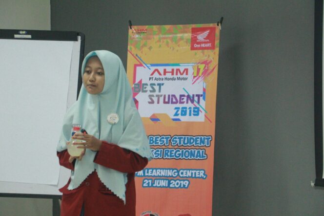 
AHM Best Student 2020 Regional Jatim, Tantang Pelajar Kreatif dengan Konsep Baru
