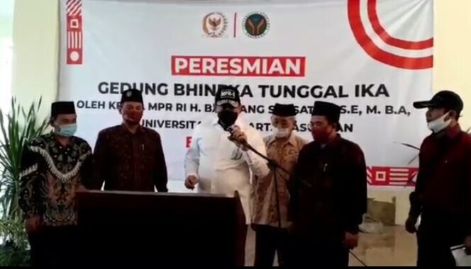 
Resmikan Gedung Bhineka Tunggal Ika di Universitas Yudharta, Ini Harapan Ketua MPR RI untuk Mahasiswa