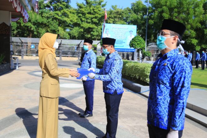 
Bupati Tantri Pimpin Pengambilan Sumpah 270 PNS di Lingkungan Pemkab Probolinggo