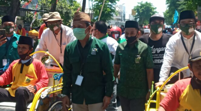 
Bisa Jaga Marwah NU, Warga NU Pasuruan Apresiasi Cara Gus Ipul Daftar ke KPU
