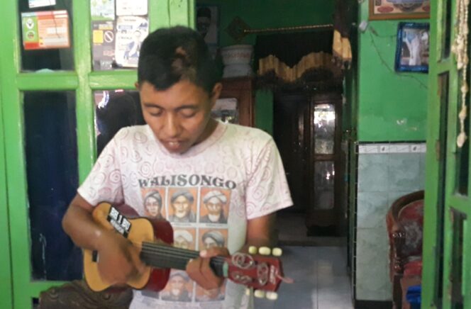
Kisah Pengamen Asal Probolinggo yang Menabung 10 Tahun untuk Daftar Haji bersama Ibunya 