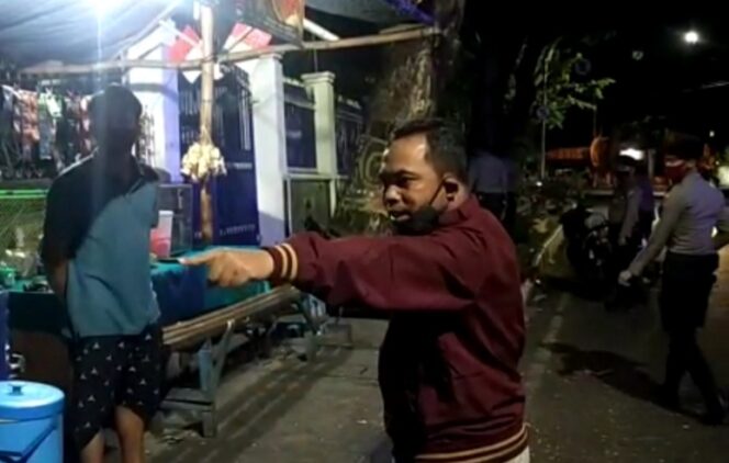 
Polisi Bubarkan Paksa Aksi Pemuda Balap Lari Liar di Jalan Raya