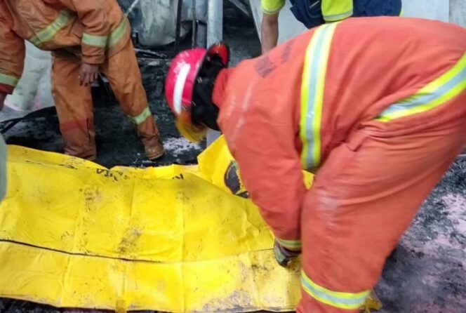 
Pabrik Mebel Terbakar, 2 Pekerja Meninggal