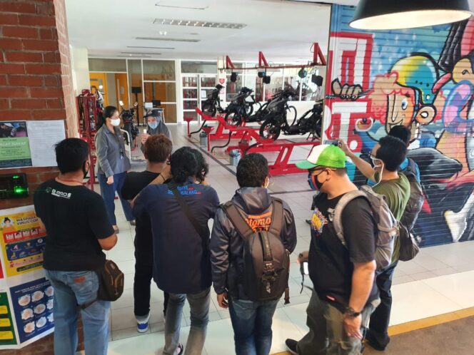 
Peringati Hari Pelanggan, MPM Honda Jatim Ajak 300 Konsumen Ikuti Virtual Tour De MPM