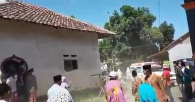 
Warga di Probolinggo Tolak Petugas Pemakaman Pasien Probabel Covid-19