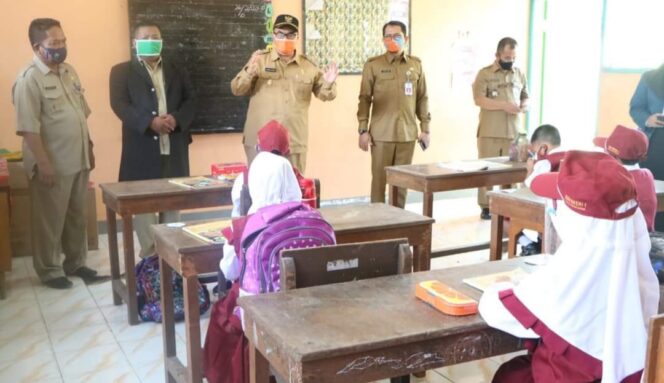 
Dispendik Kabupaten Probolinggo Lakukan Uji Coba Belajar Tatap Muka
