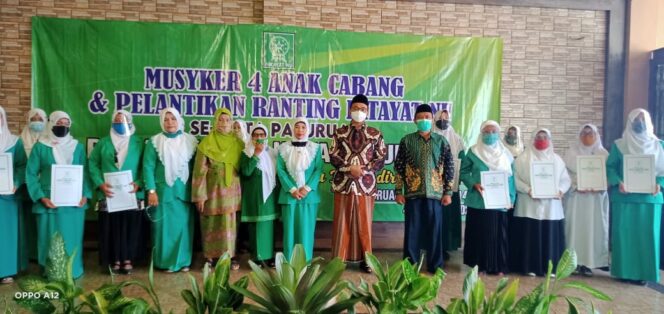 
Gus Amak: Fatayat Itu Tonggaknya Para Ibu di Masyarakat