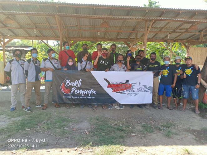 
Bold Riders dan Super Soccer Pasuruan Gelar Donor Darah hingga Tanam Pohon Kayu Putih