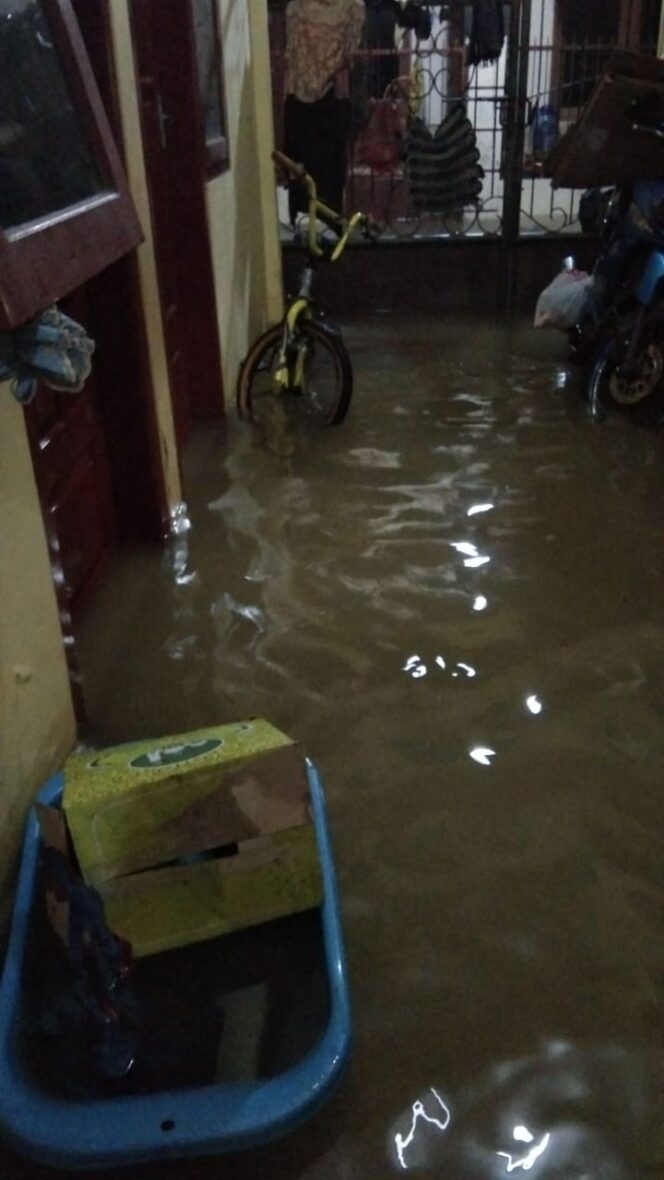 
Diguyur Hujan Deras, Sejumlah Tempat di Bangil Banjir