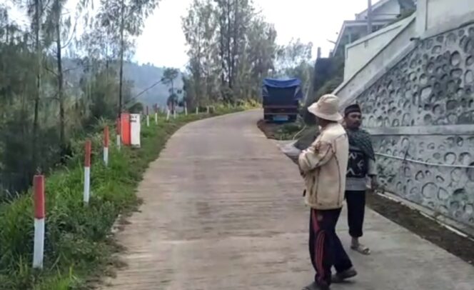 
Ratusan Warga Lereng Gunung Bromo Probolinggo yang Konsumsi Air Hujan Mulai Àda Penyelesaian