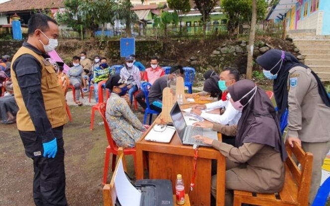 
Cegah Klaster Baru Jelang Nataru, Satgas Covid-19 Kabupaten Probolinggo Gencar Razia Abai Prokes
