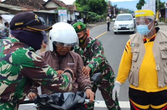 
Puluhan Warga Bandel Tak Bermasker Terjaring Razia