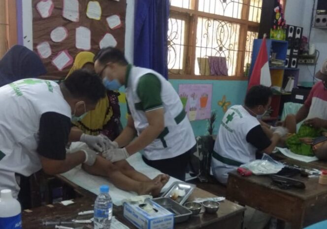 
LKNU Kraksaan dan Baznas Gelar Khitanan Massal Gratis