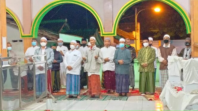 
Ziarah Auliya’, PCNU Kota Pasuruan Doakan Walikota Terpilih Selalu Amanah dan Dilindungi Allah