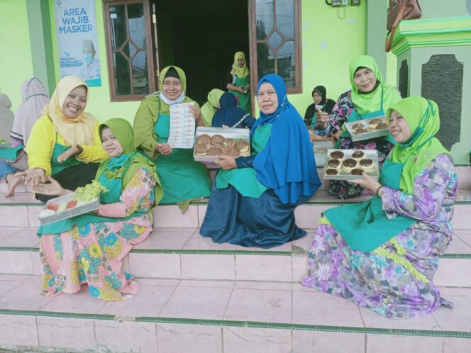 
Peringati Hari Ibu, Muslimat NU Kabupaten Probolinggo Berikan Pelatihan Pembuatan Aneka Roti