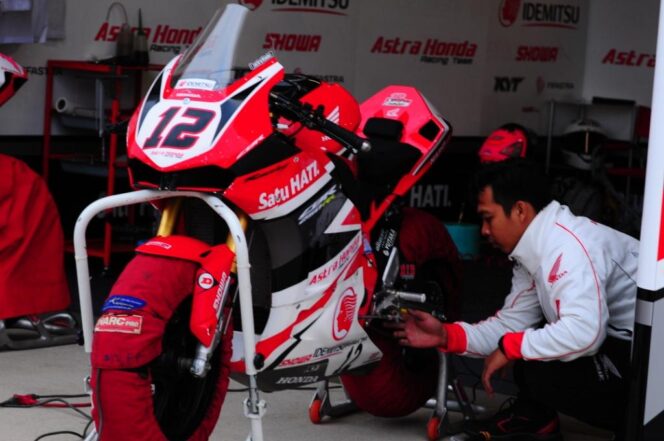 
Beda Cara Merawat Motor Balap dan Harian Versi AHRT